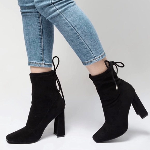 NWT Black Pair of Boots💐 - Picture 4 of 6